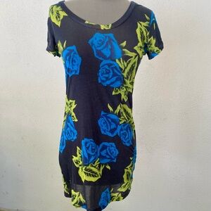 BETSEY JOHNSON NAVY GREEN FLORAL SHORT SLEEVE TUNIC TOP ONE SIZE COMFORT